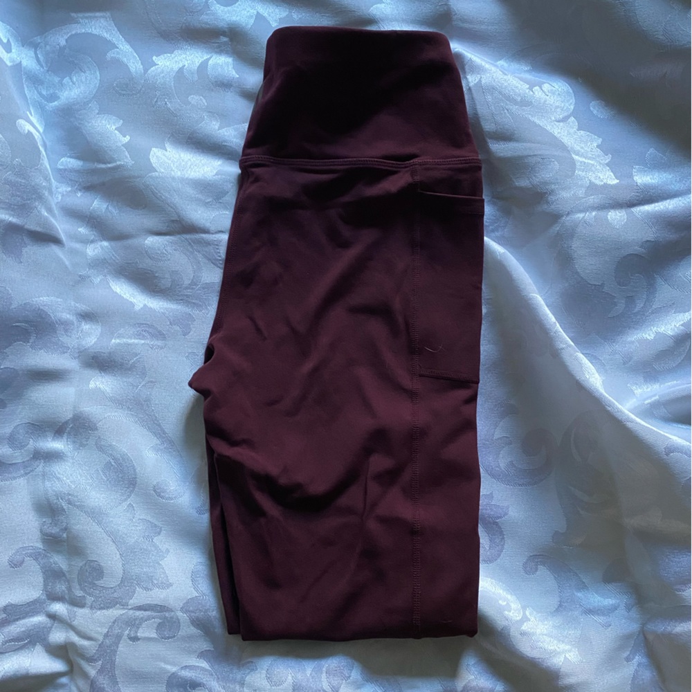 Burgundy legging from Skechers